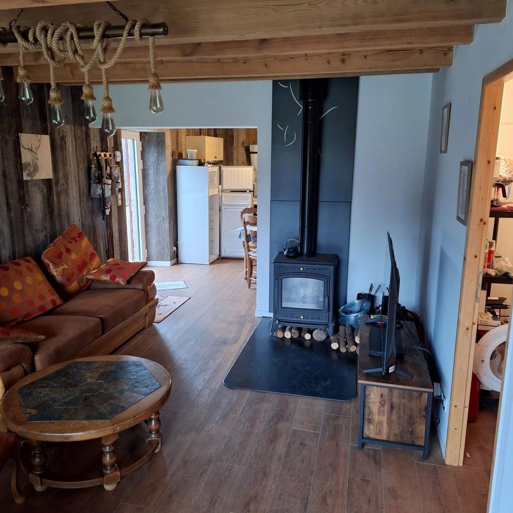 � vendre  Propri�t�/ch�teau Saint-Apollinaire-de-Rias (07240)