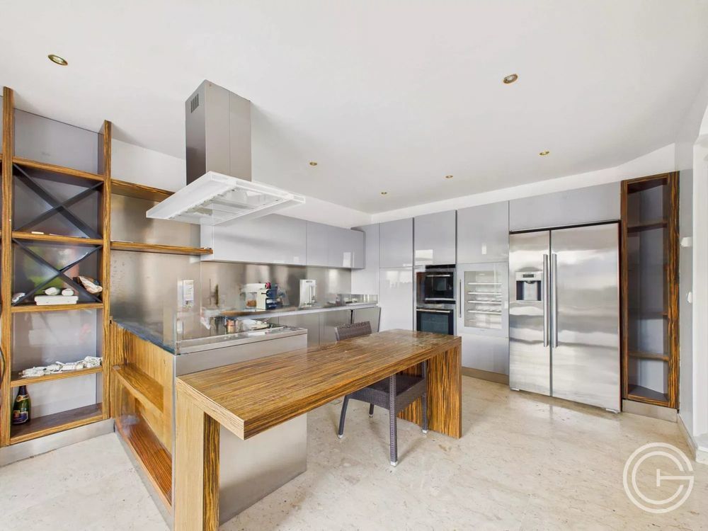 � vendre  Villa Cagnes-sur-Mer (06800)