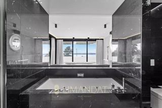  Appartement � vendre 4 pi�ces 275 m�