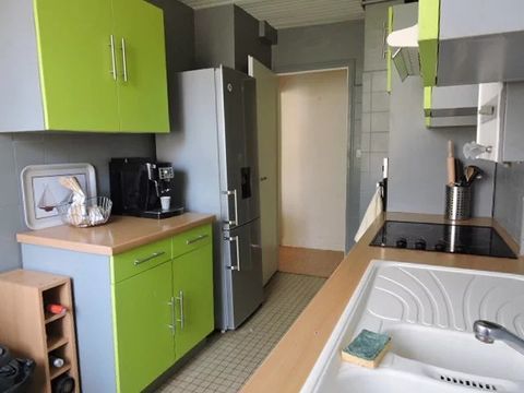   APPARTEMENT T5  AVEC BALCON  A DOLE (39) Appartement - 6 pi�ce(s) - 83 m�