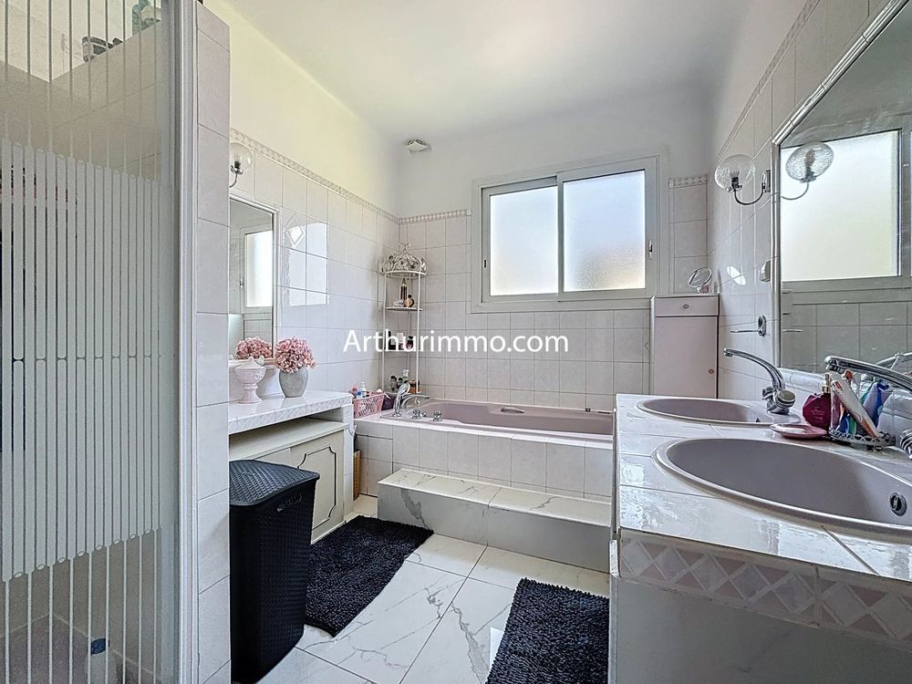 � vendre  Maison Villecresnes (94440)