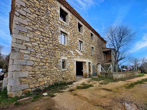   Lussan, Maison de village r�nov�e sur 1247m� de terrain Maison - 6 pi�ce(s) - 175 m�