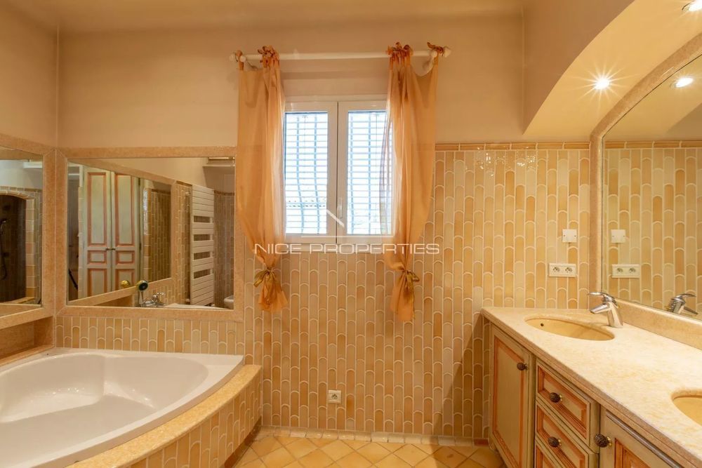 � vendre  Maison Saint-Paul-de-Vence (06570)