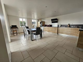  Maison � vendre 5 pi�ces 275 m�