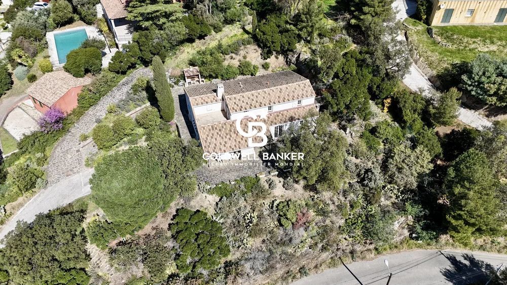 � vendre  Maison Rayol-Canadel-sur-Mer (83820)