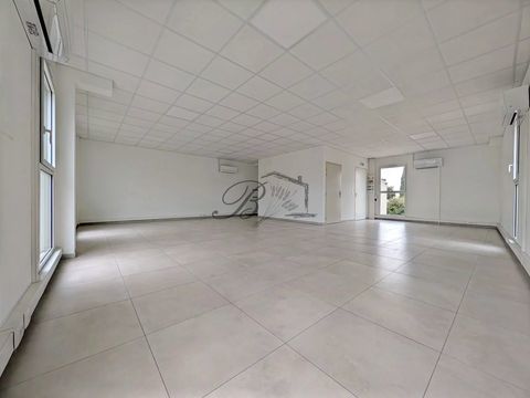 Location de bureaux (75  m&sup2;) dans la zone commerciale Pertuis 1279 84120 Pertuis