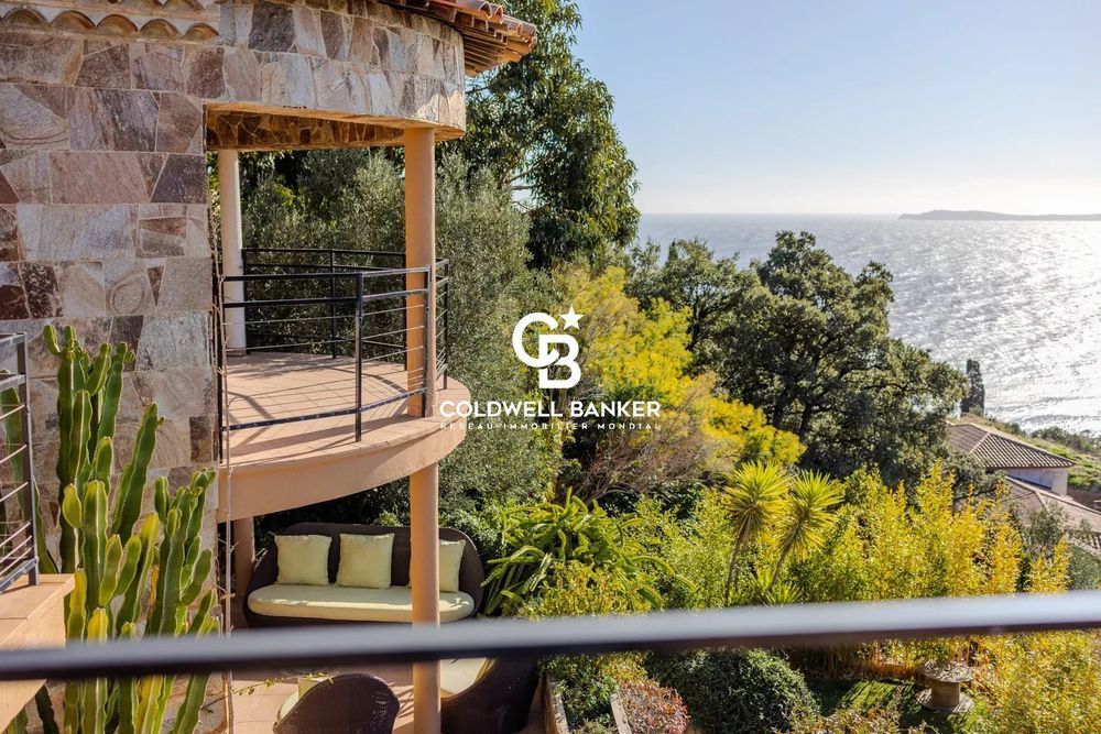 � vendre  Maison Rayol-Canadel-sur-Mer (83820)