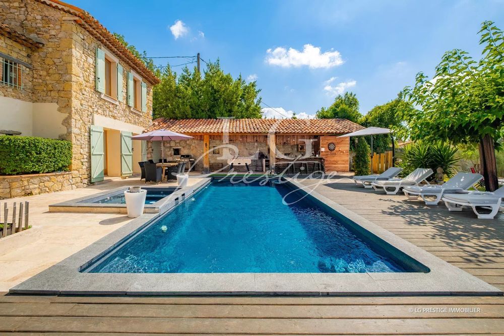 � vendre  Villa Montauroux (83440)