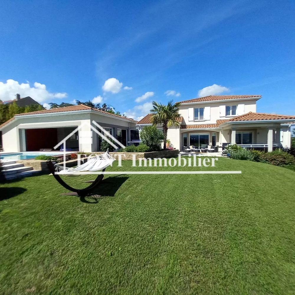 � vendre  Maison Cellieu (42320)