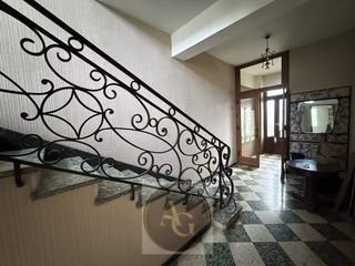  Immeuble � vendre 13 pi�ces 480 m�