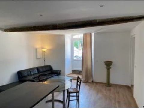   GRAND T2 BIS MEUBLE 71M2 AVEC PARKING ET JARDIN Appartement - 2 pi�ce(s) - 71 m�