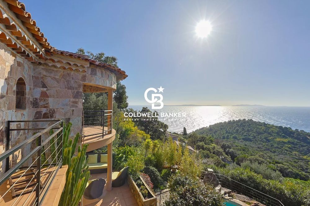 � vendre  Maison Rayol-Canadel-sur-Mer (83820)