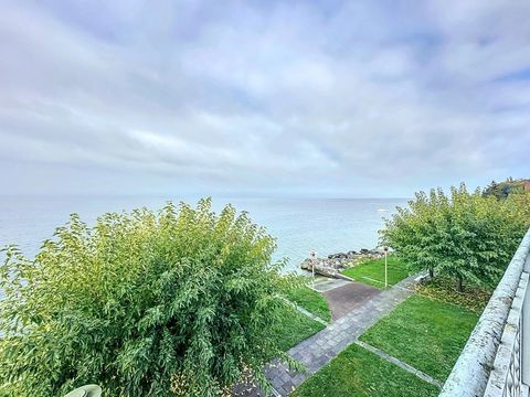   Plateau brut de 70 m� - Pieds dans l'eau - Secteur �vian-les-Bai Appartement - 70 m�