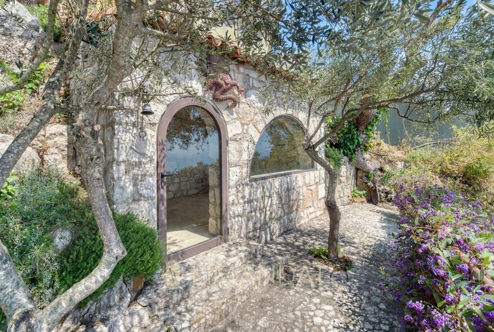 � vendre  Villa �ze (06360)