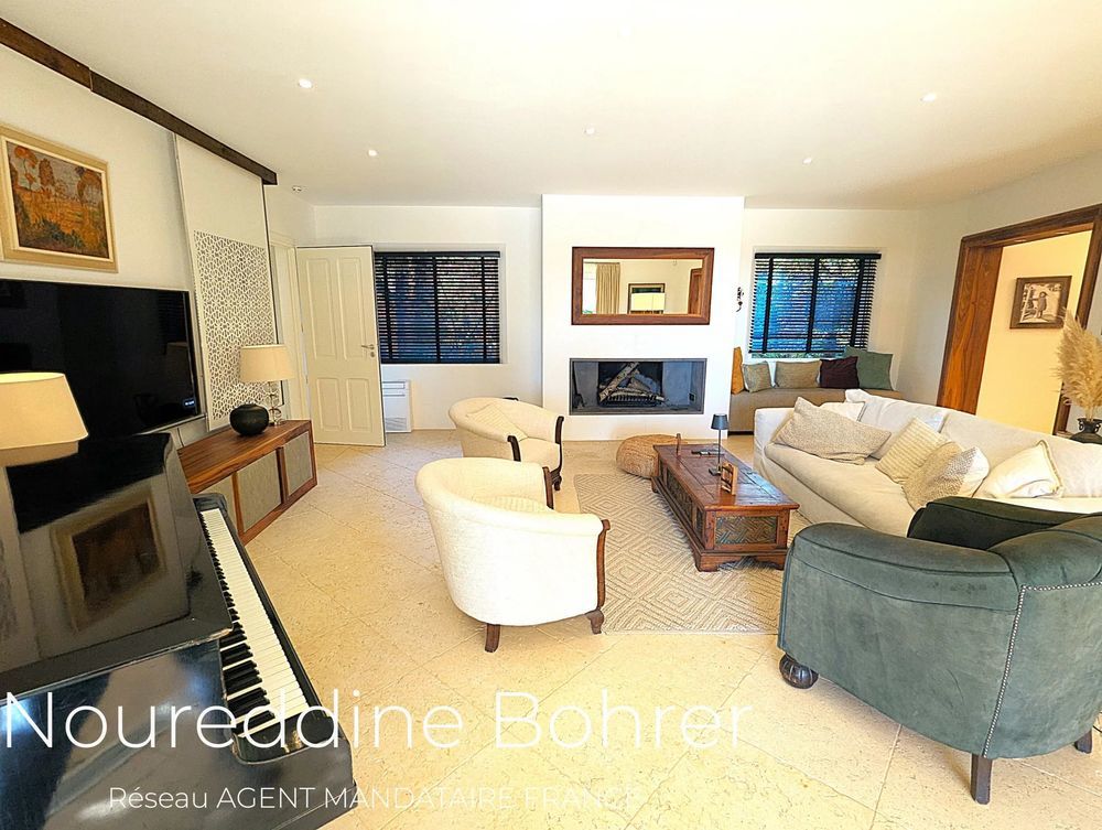 � vendre  Villa Grimaud (83310)