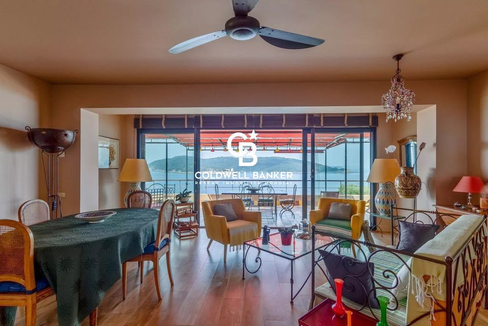 � vendre  Maison Hy�res (83400)