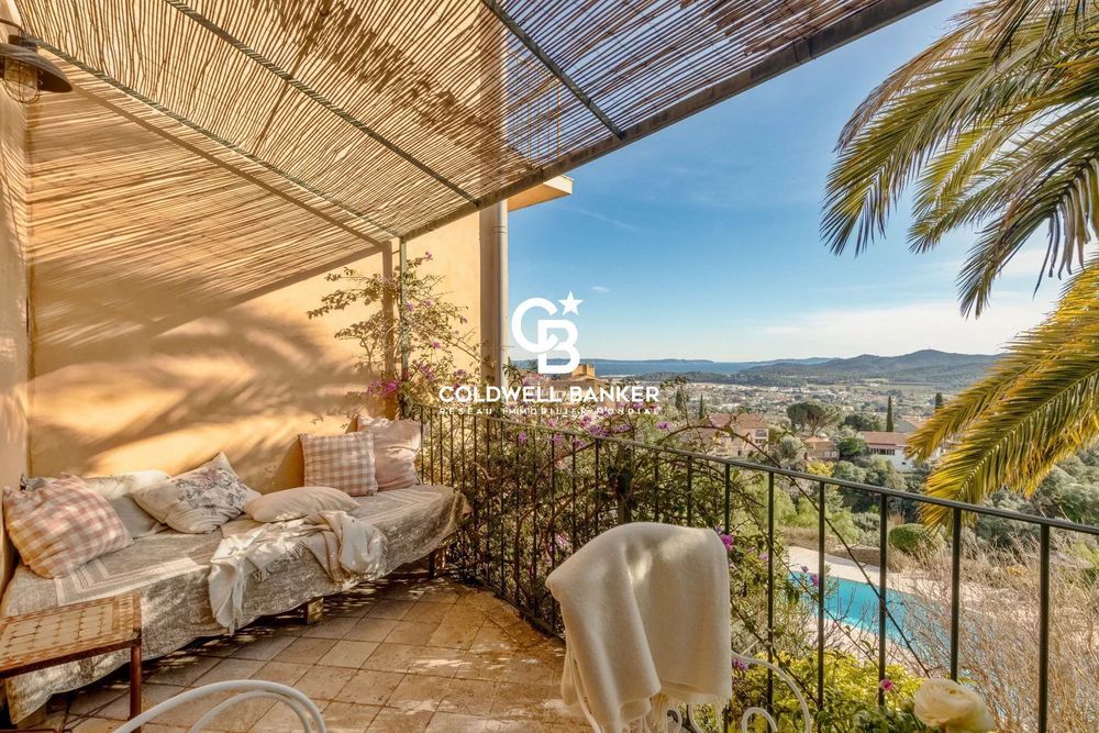 � vendre  Villa Bormes-les-Mimosas (83230)