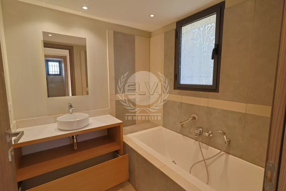 � vendre  Maison Le Plan-de-la-Tour (83120)