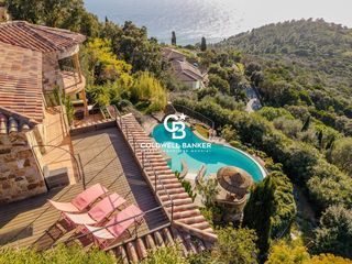  Maison � vendre 8 pi�ces 386 m�