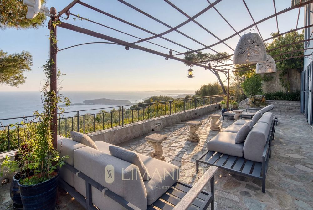 � vendre  Villa �ze (06360)