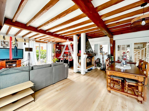   Maison Bois D Arcy 8 pi�ces 143 m2 Maison - 8 pi�ce(s) - 143 m�