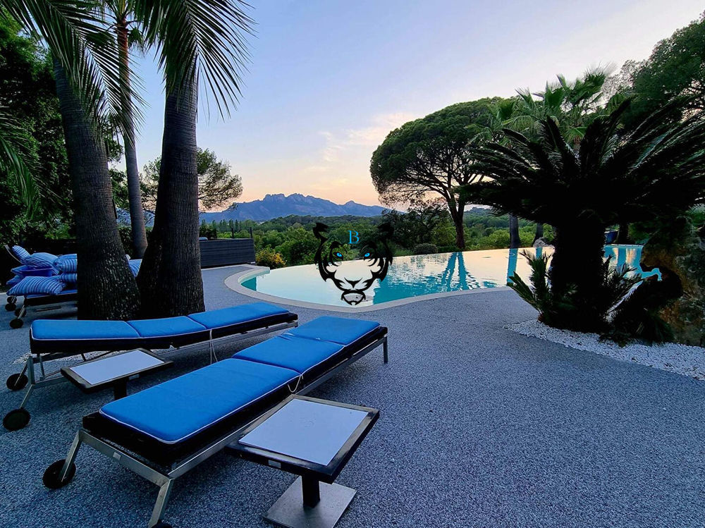 � vendre  Maison Roquebrune-sur-Argens (83520)