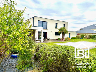  Maison � vendre 7 pi�ces 210 m�