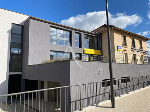 Local commercial centre village Attignat 936 01340 Attignat