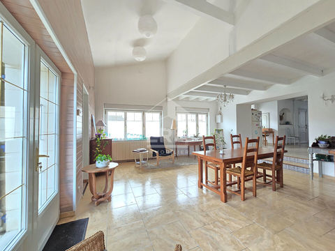   Maison en pierre, 6 chambres, CDA Maison - 8 pi�ce(s) - 193 m�