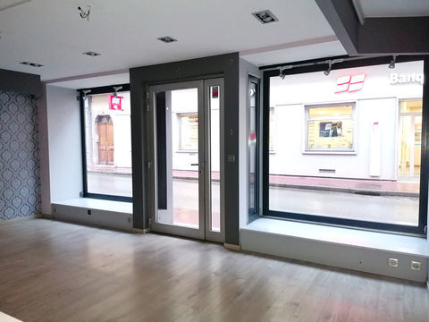 BOUTIQUE PONT DE BEAUVOISIN - 50 m2 420 73330 Pont de beauvoisin