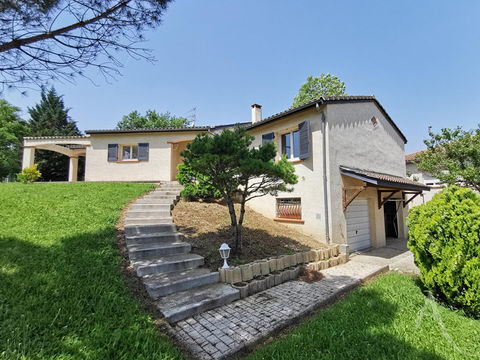   BELLE MAISON A LOUER Saint Jean 5 pi�ce(s) 122 m2 avec chemin�e, jardion et garage Maison - 5 pi�ce(s) - 122 m�