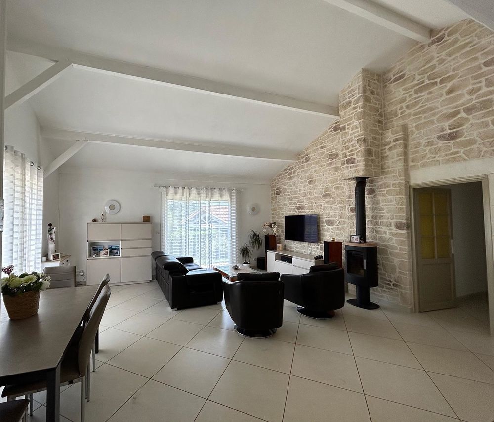 � vendre  Maison Vaugneray (69670)