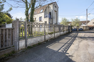  Immeuble � vendre 10 pi�ces 260 m�