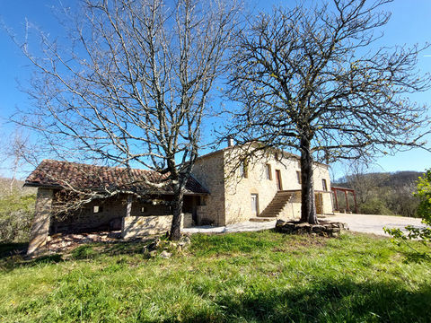   Maison sur deux hectares avec magnifique vue Maison - 4 pi�ce(s) - 145 m�