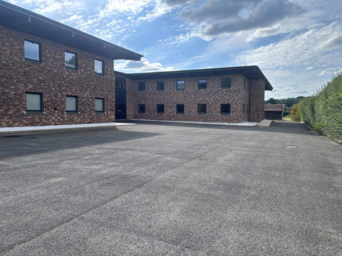 &Agrave; LOUER - BUREAUX - MENNECY 270 91540 Mennecy