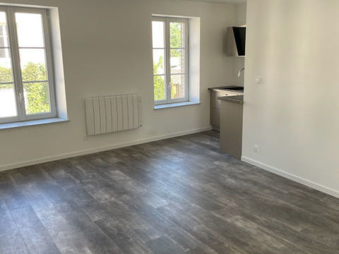   Appartement au 1er �tage � Pierre de Bresse Appartement - 2 pi�ce(s) - 37 m�