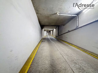  Parking / Garage � louer 