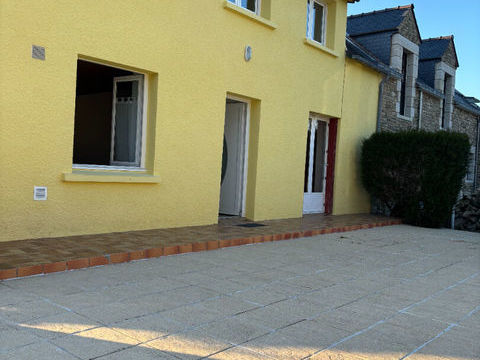   A LOUER - Maison Malansac - 3 Chambres - 90 m2 Maison - 5 pi�ce(s) - 90 m�