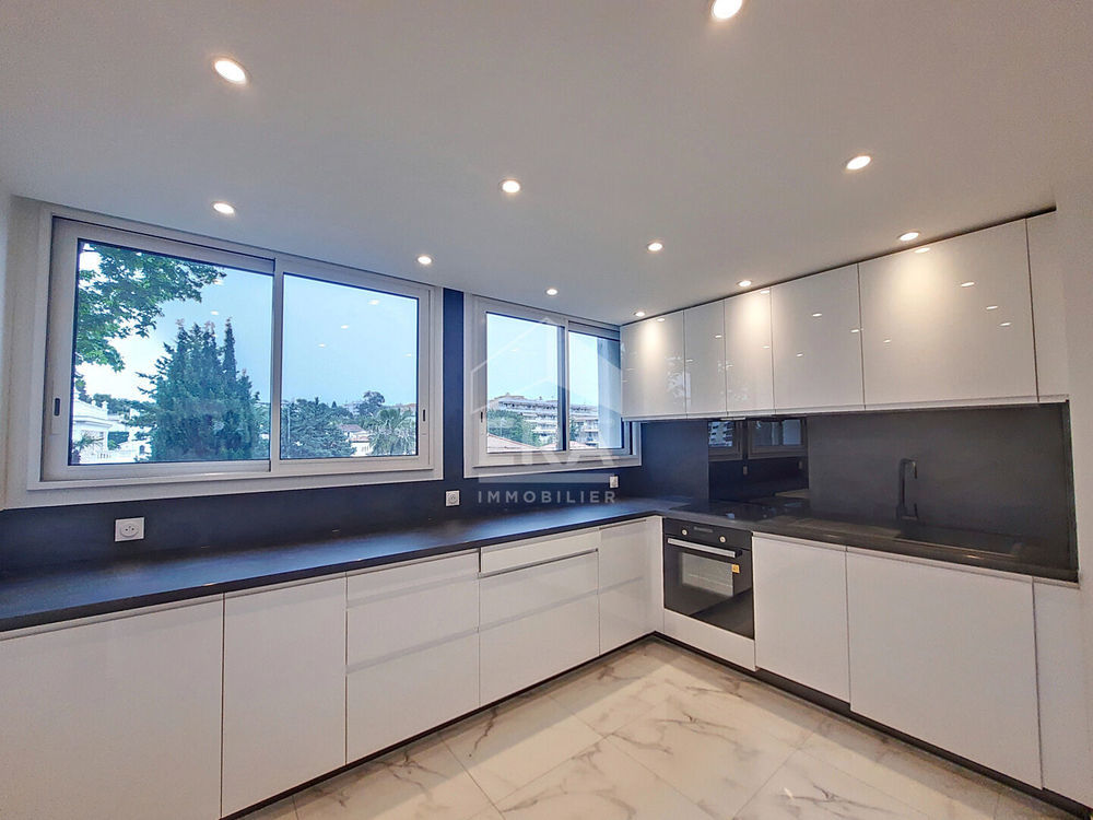 � vendre  Appartement Cagnes-sur-Mer (06800)