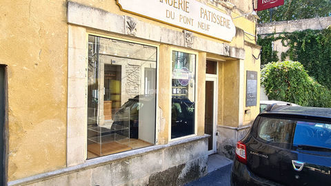 Local commercial  &agrave; louer sur Fontvieille 120 m2 1500 13990 Fontvieille