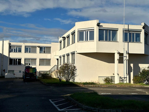 &Eacute;TAGE COMPLET DE BUREAUX CLOISONN&Eacute;S , ENVIRON 770 m&sup2;  AU 1ER ETAGE - acc&egrave;s PMR - PARKING PRIV&Eacute; 1399320 69680 Chassieu