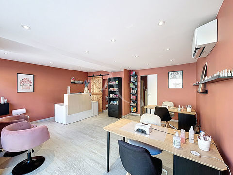 Fonds de commerce situ&eacute; dans le centre ville de Nanteuil les Meaux - sur axe routier passant - 70 m&sup2; 69800 77100 Nanteuil les meaux