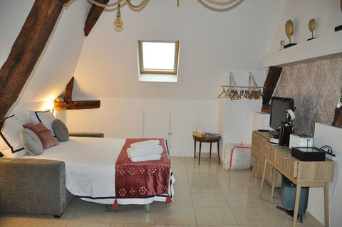   Studio meubl� toutes charges comprises � St Germain du Bois Appartement - 1 pi�ce(s) - 18 m�