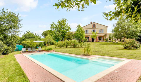   HAUTE-GARONNE - pr�s de Toulouse - Manoir du XVIIe si�cle avec maison d'amis, piscine et potentiel de revenus . Villa - 13 pi�ce(s) - 498 m�