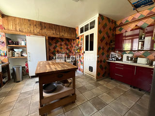  Immeuble � vendre 10 pi�ces 250 m�