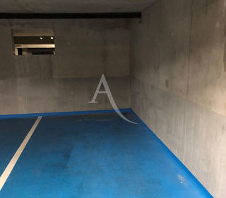  Parking / Garage � louer 