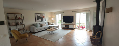   Maison T4, de 112 m� avec piscine + Appartement T2 � DAUX Maison - 5 pi�ce(s) - 160 m�