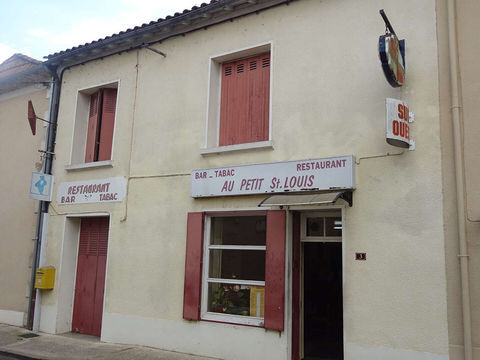   Commerce + appartement - Saint Louis En L' Isle - 8 pi�ce(s) 215 m2 Maison - 8 pi�ce(s) - 215 m�