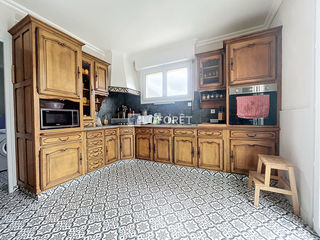  Maison � vendre 9 pi�ces 210 m�