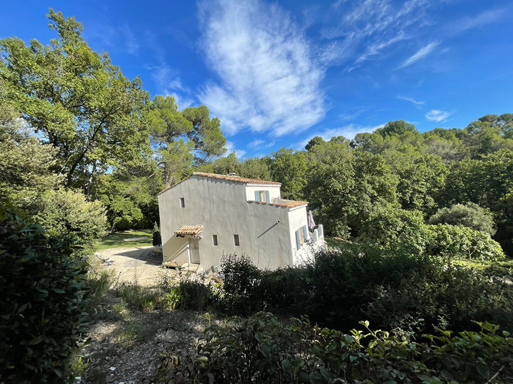 � vendre  Maison �guilles (13510)